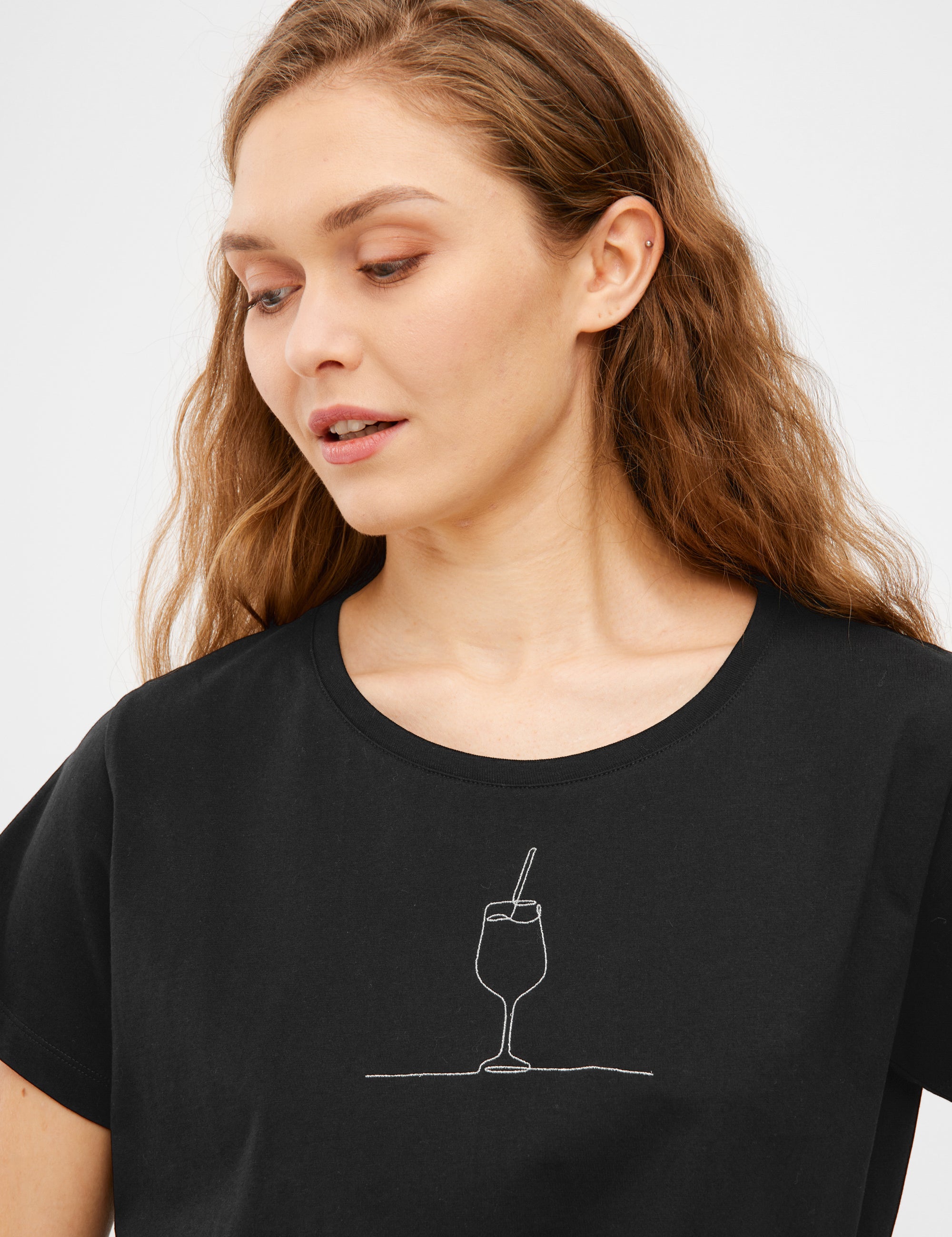 W-03-TSS-Drink_jetblack_040.jpg