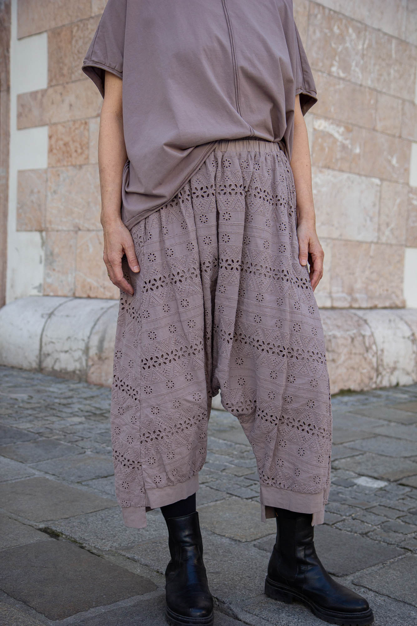 BOHOWERK, Hose aus Broderie Anglaise
