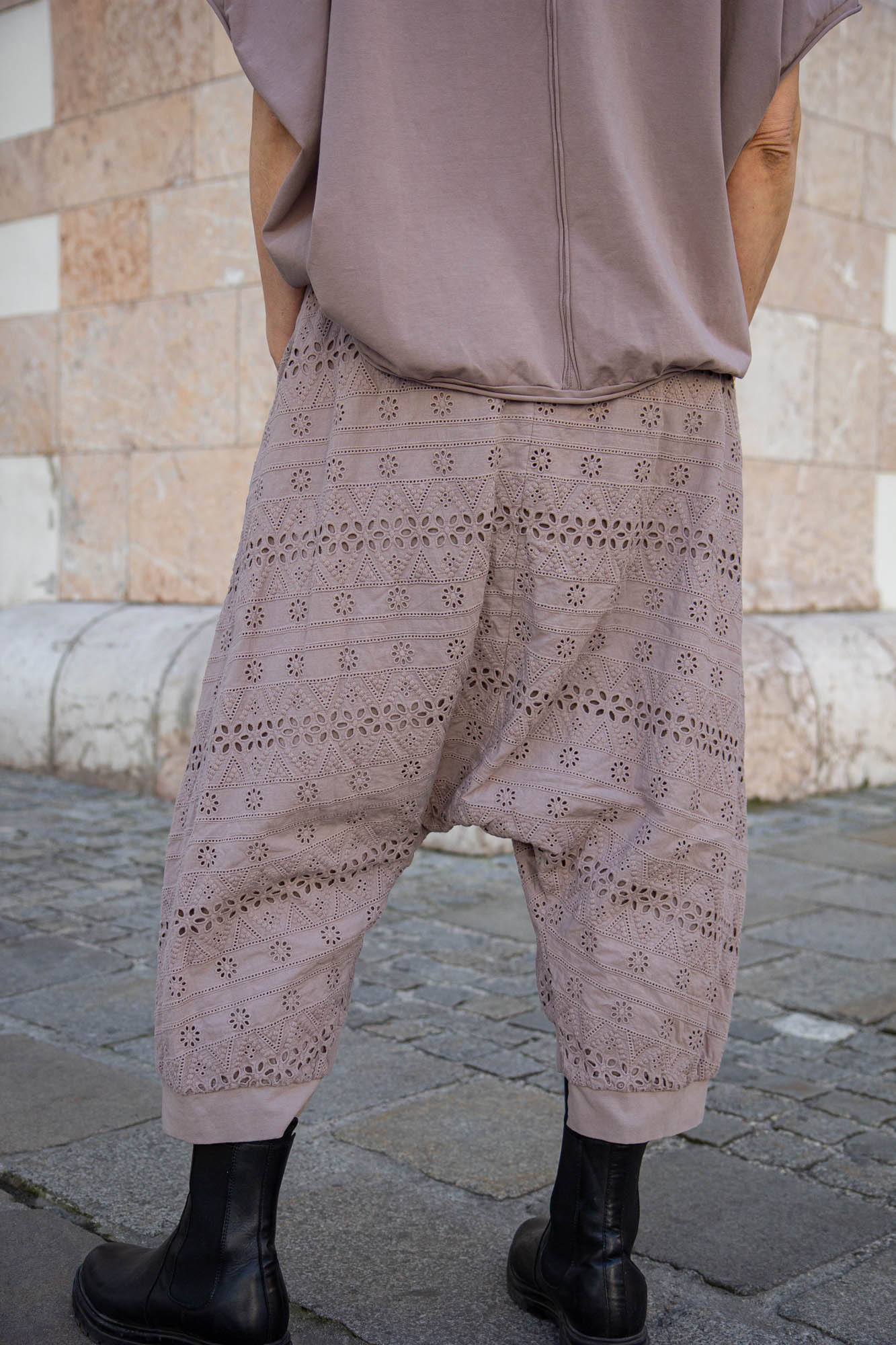 BOHOWERK, Hose aus Broderie Anglaise