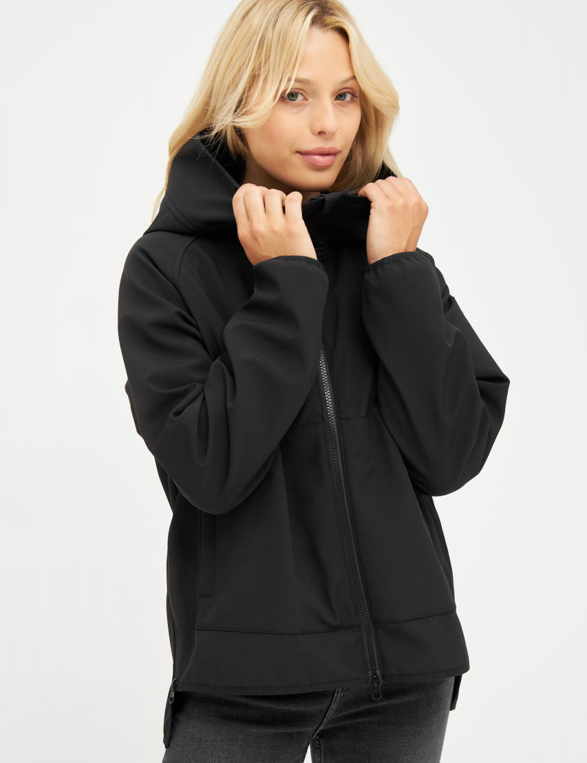 peutby-black-damen-softshelljacke-schwarz-nachhaltig